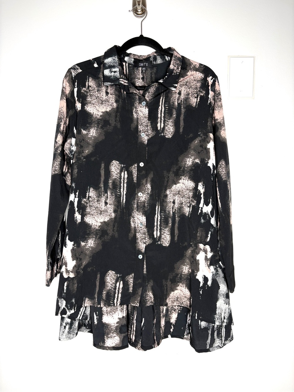Comfy USA Artsy Abstract Printed Button Down Swing Blouse Black Size M